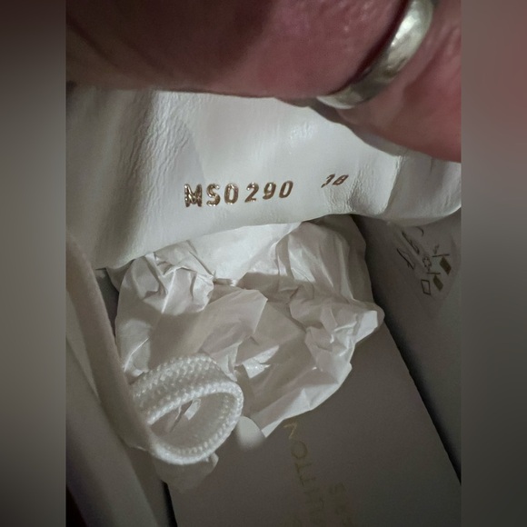 Louis Vuitton Front Row Sneakers - Picture 8 of 9